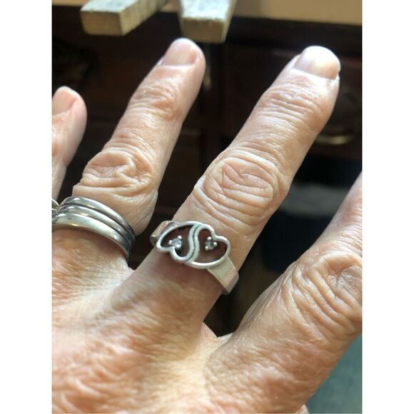 Ring, Sterling Silver Intertwined Hearts Ring set with2 Cubic Zirconia, NEW, siz - Picture 3 of 8